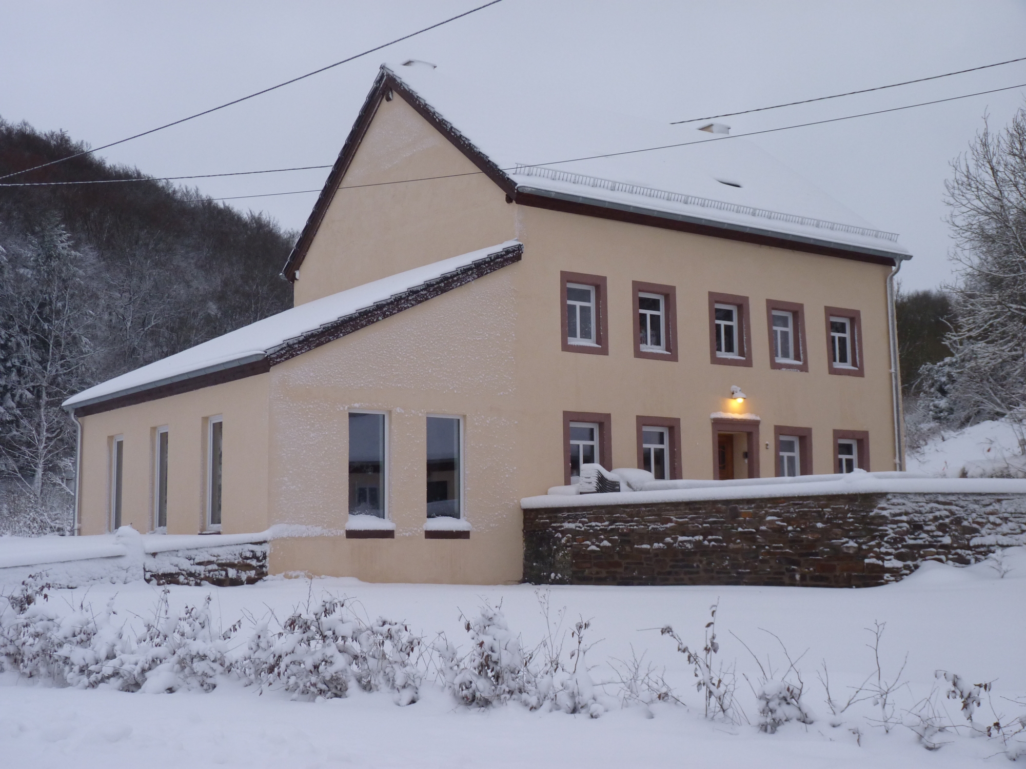 Historisches Eifel Ferienhaus im Winter
