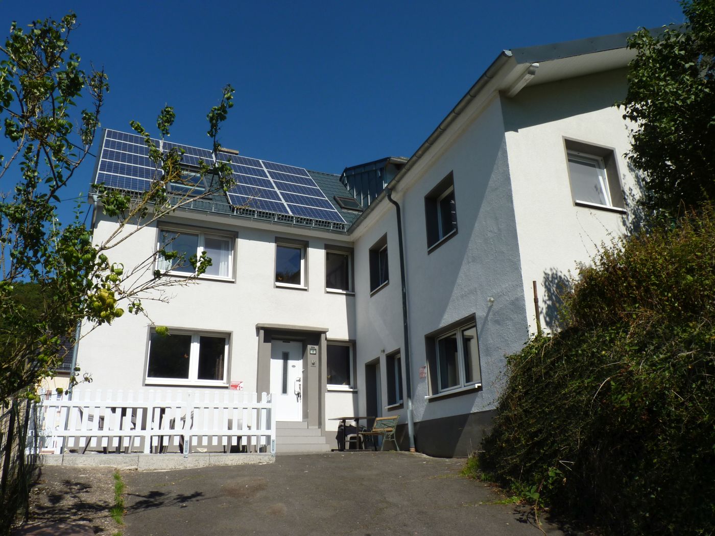 Ferienwohnung Haupthaus mit Seitenflügel im Ferienhaus Engelsdorf