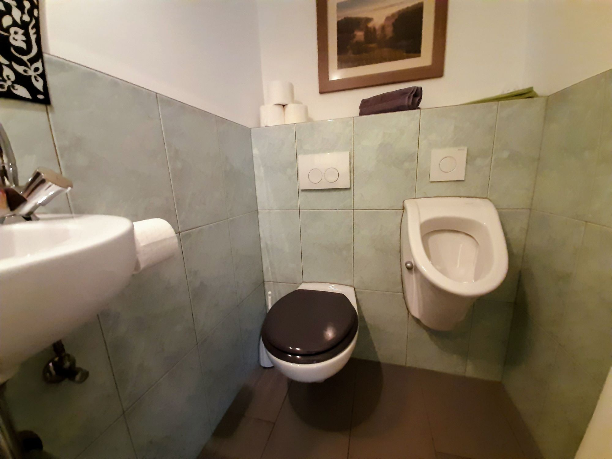 Ferienhaus Engelsdorf - Gäste WC in der Gäste-Lounge